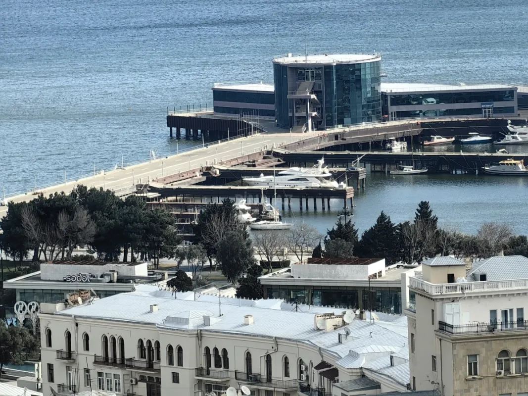 Satılır 3 otaqlı mənzil 117 m²