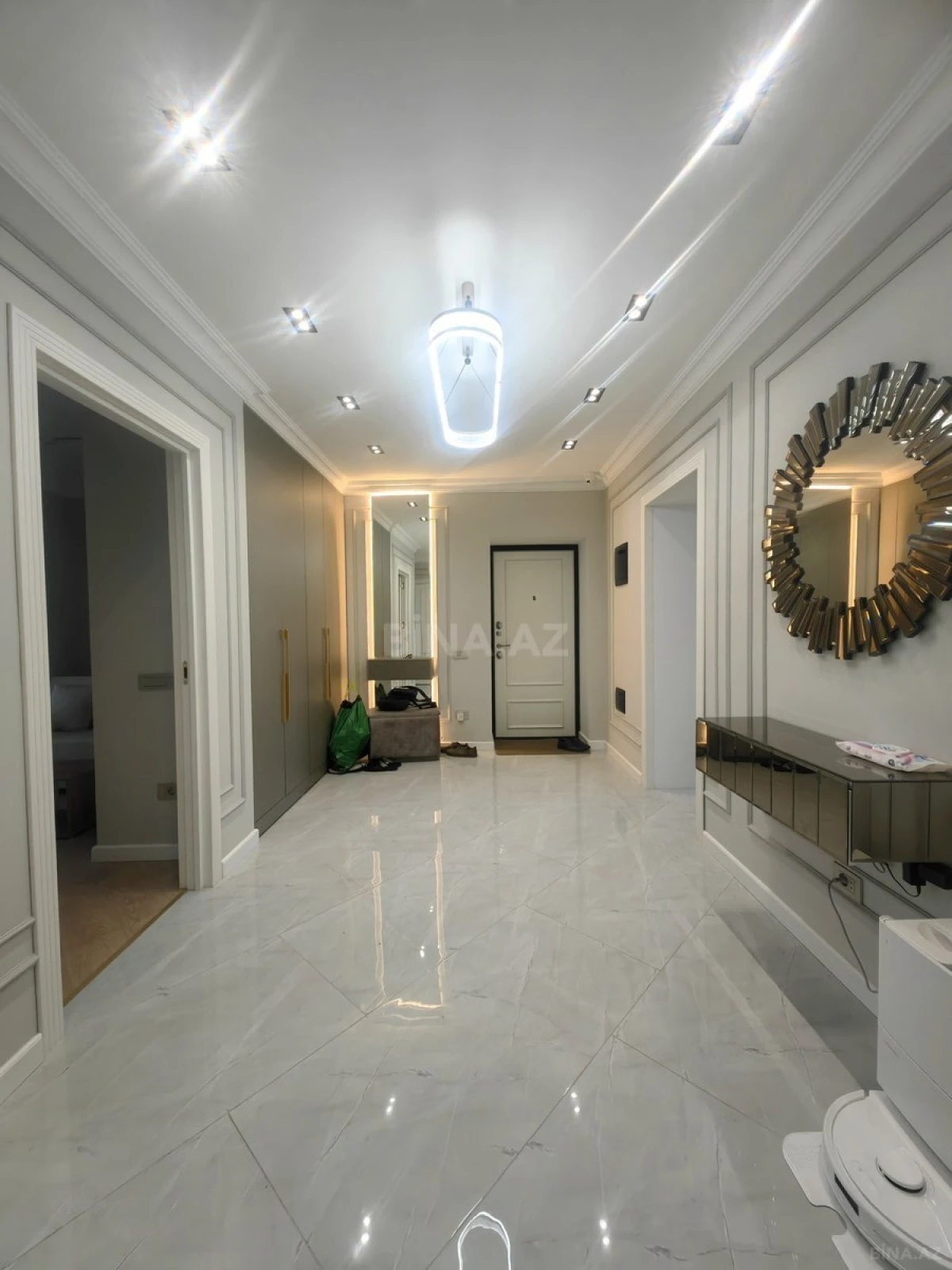 Satılır 3 otaqlı mənzil 117 m²