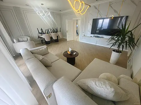 Satılır 3 otaqlı mənzil 117 m²