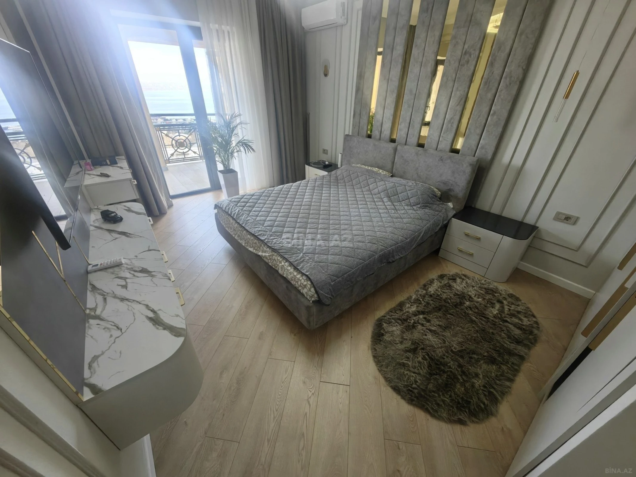 Satılır 3 otaqlı mənzil 117 m²