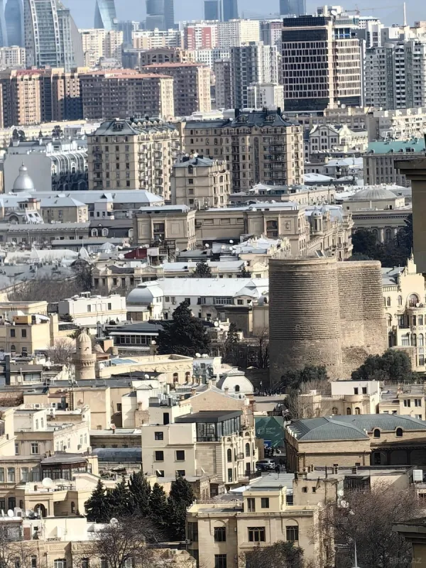 Satılır 3 otaqlı mənzil 117 m²