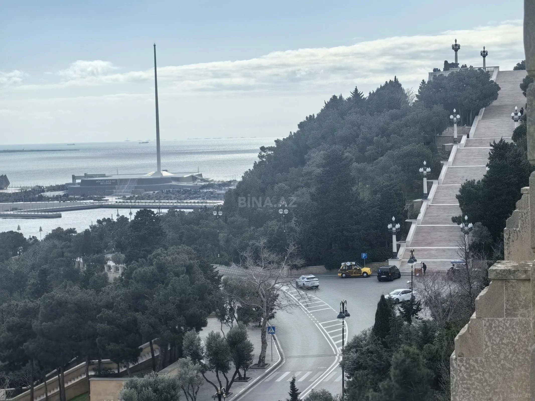 Satılır 3 otaqlı mənzil 117 m²