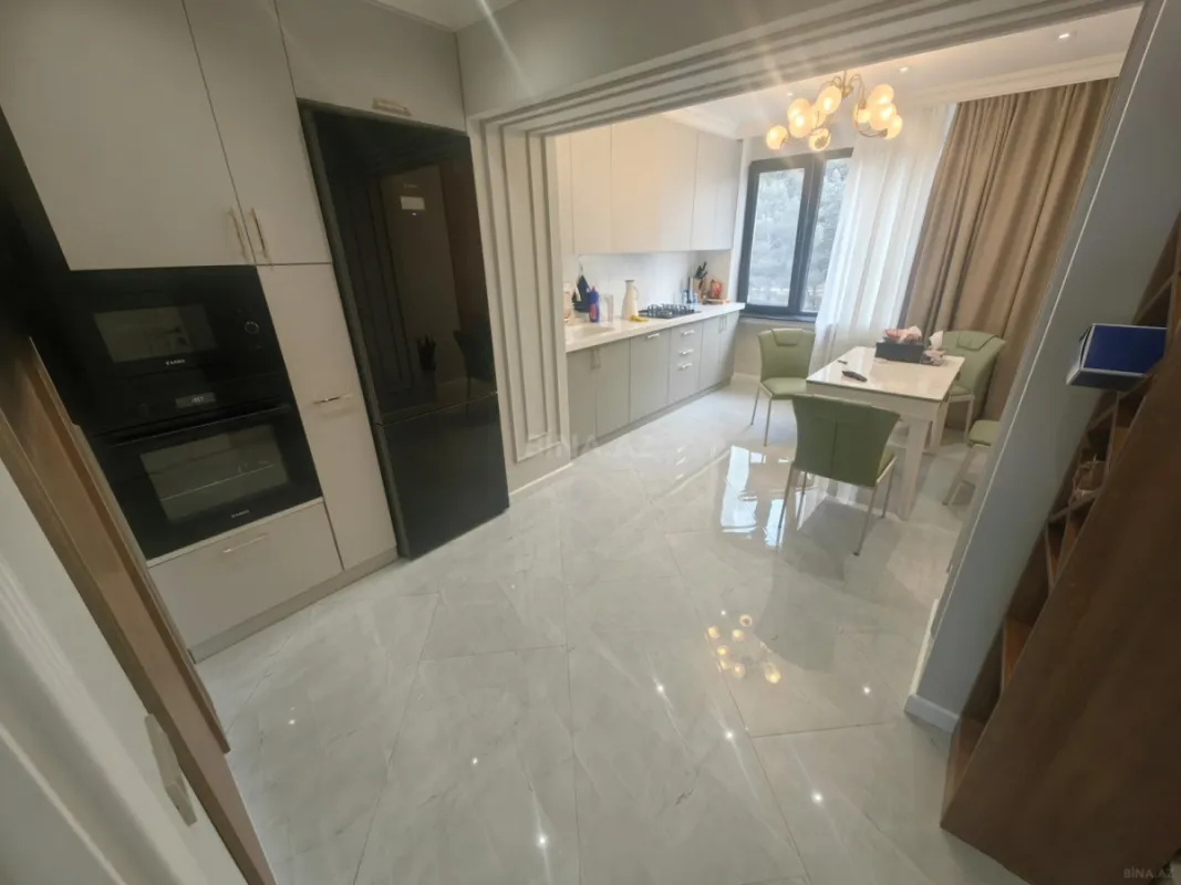 Satılır 3 otaqlı mənzil 117 m²