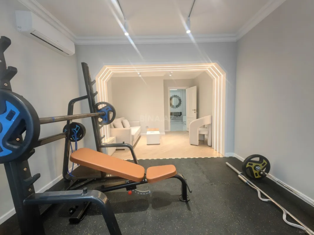 Satılır 3 otaqlı mənzil 117 m²