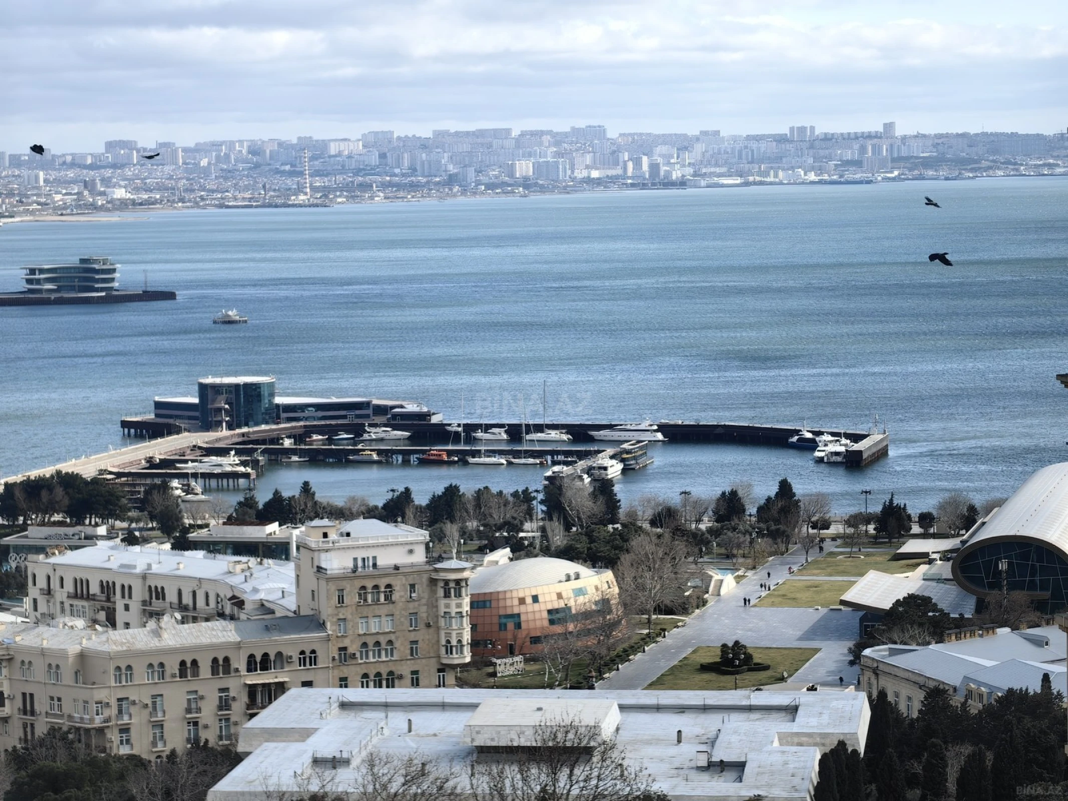 Satılır 3 otaqlı mənzil 117 m²