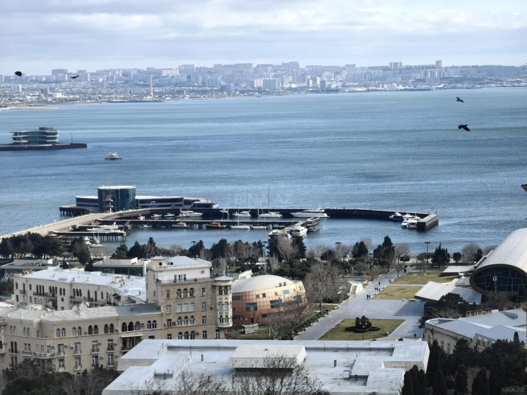 Satılır 3 otaqlı mənzil 117 m²