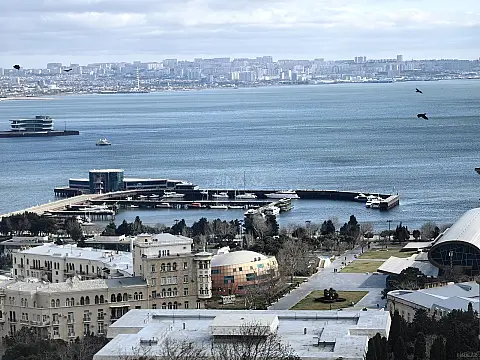 Satılır 3 otaqlı mənzil 117 m²