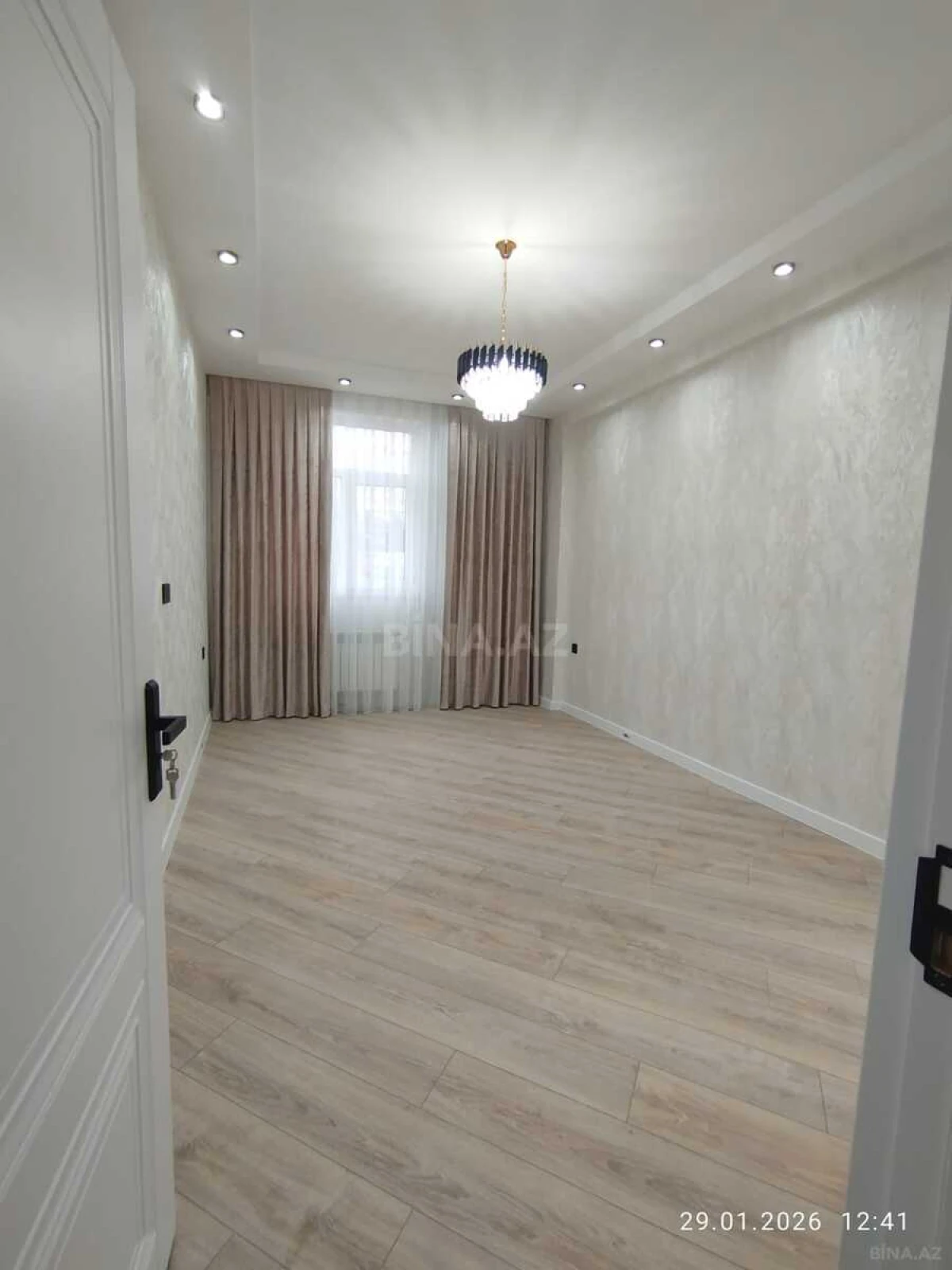 Satılır 2 otaqlı mənzil 62 m²