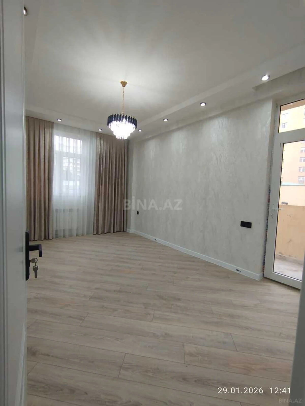 Satılır 2 otaqlı mənzil 62 m²