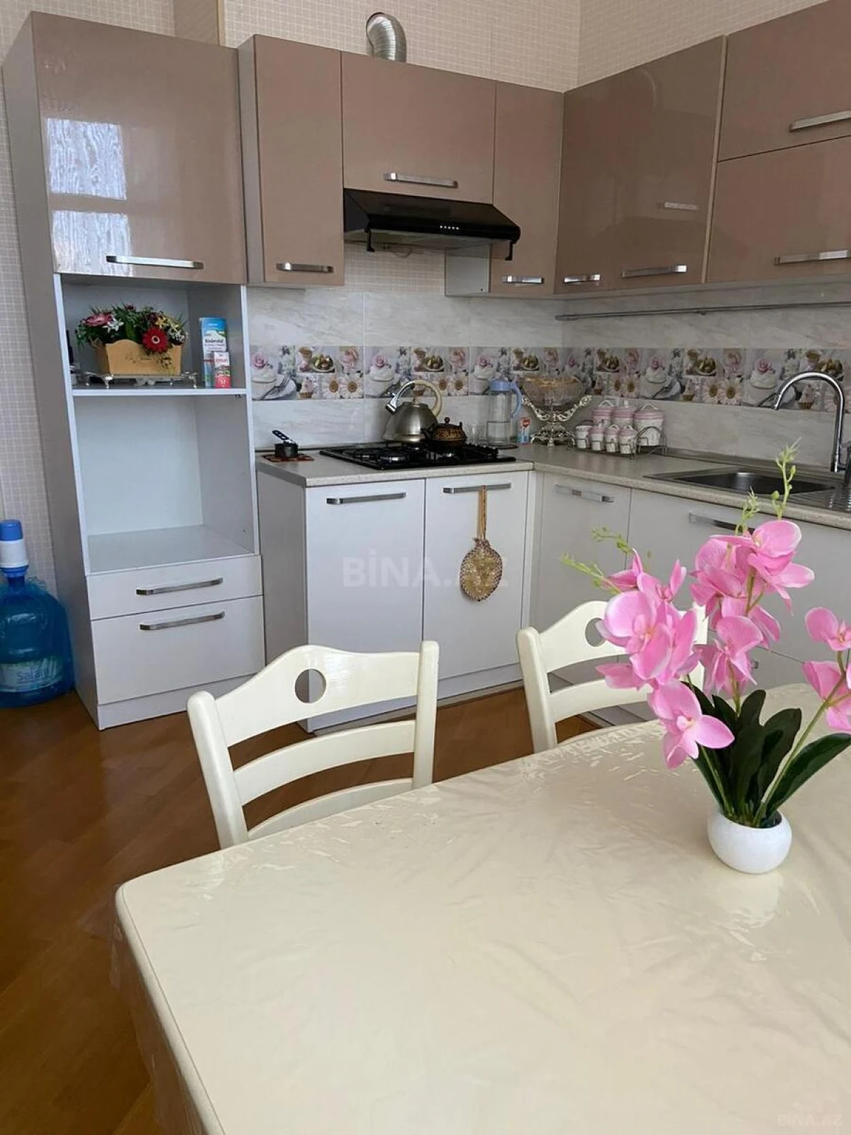 Kirayə verilir 2 otaqlı mənzil 86 m²
