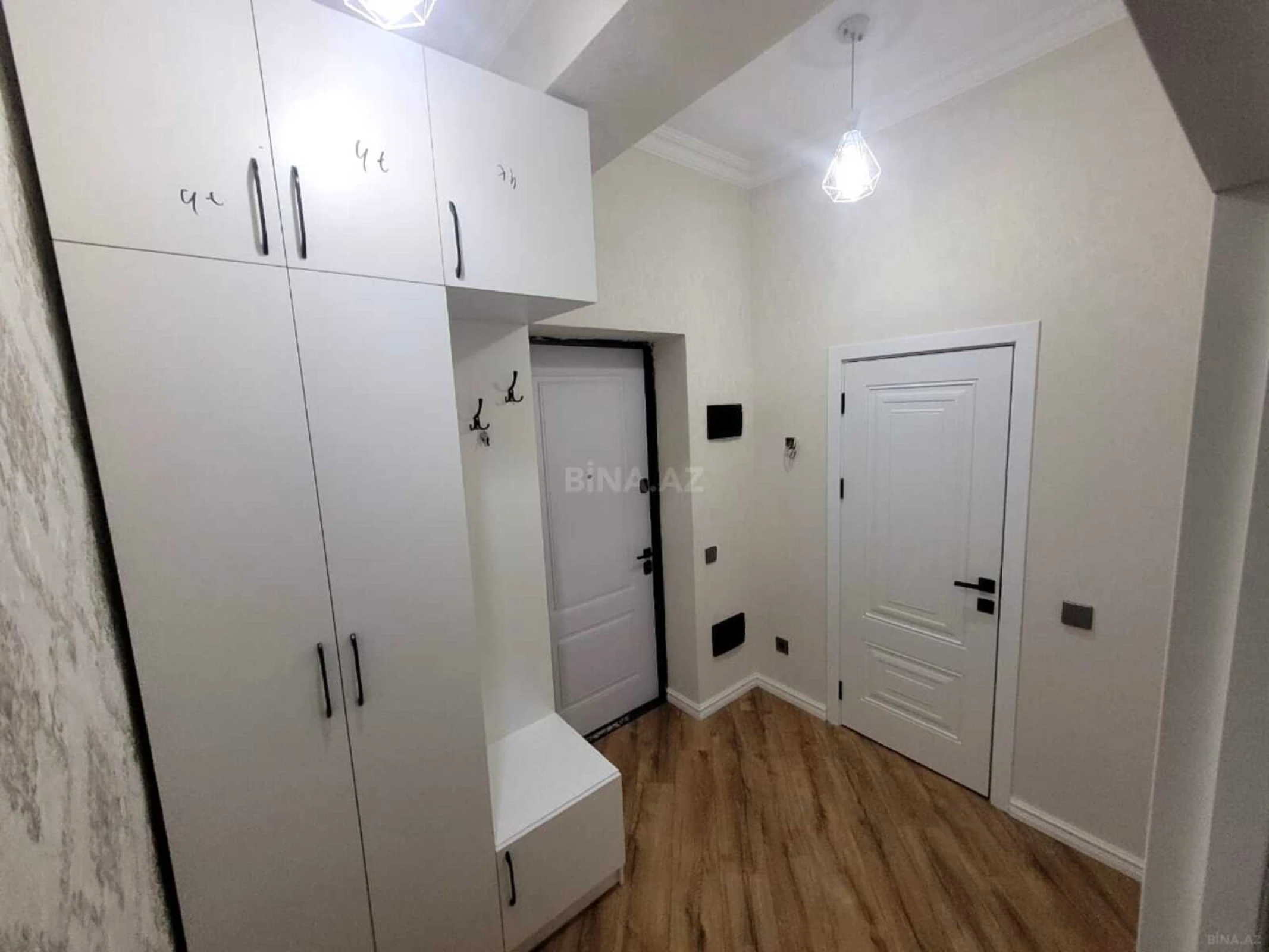 Kirayə verilir 2 otaqlı mənzil 65 m²