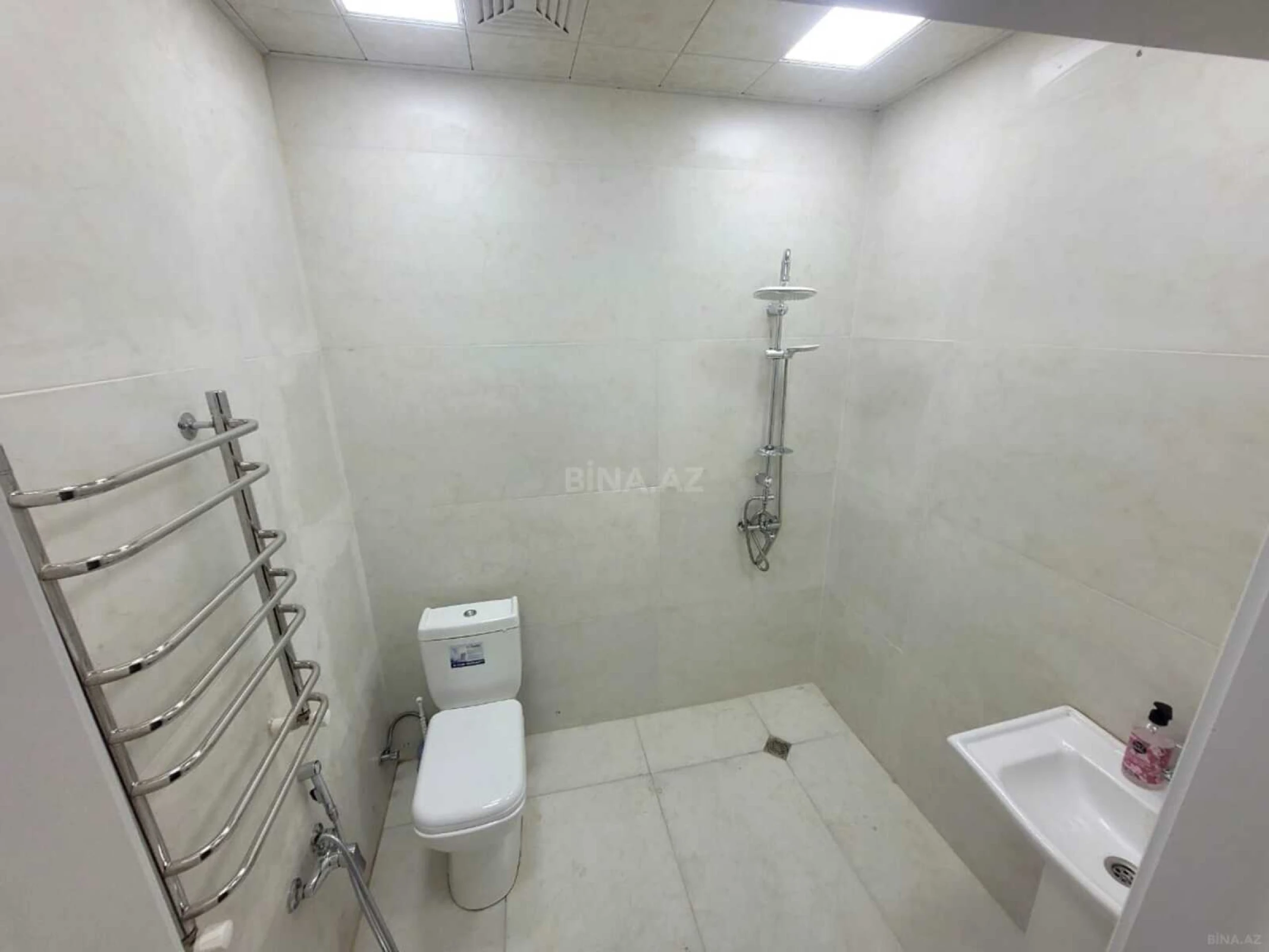 Kirayə verilir 2 otaqlı mənzil 65 m²