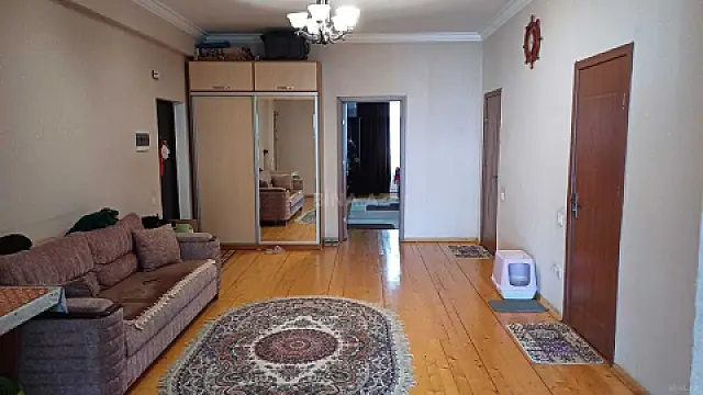 Satılır 3 otaqlı mənzil 148 m²