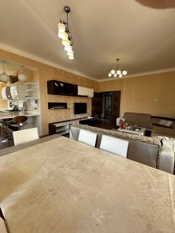 Satılır 3 otaqlı mənzil 98 m²