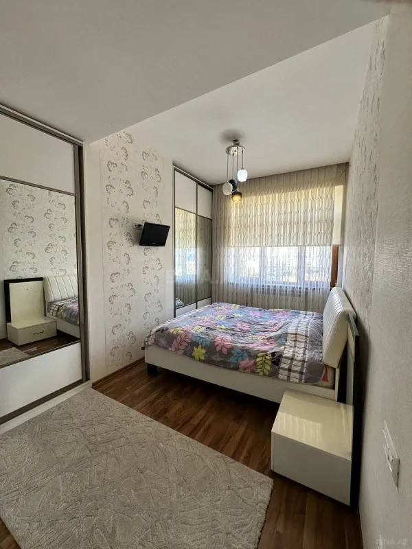 Satılır 3 otaqlı mənzil 98 m²