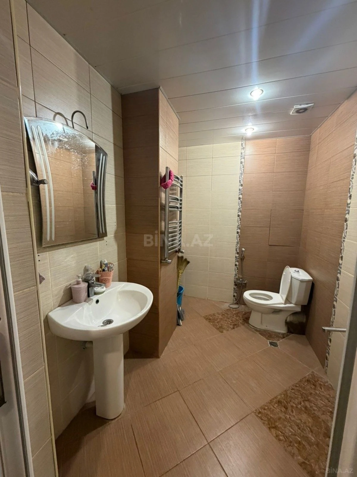 Satılır 2 otaqlı mənzil 69 m²