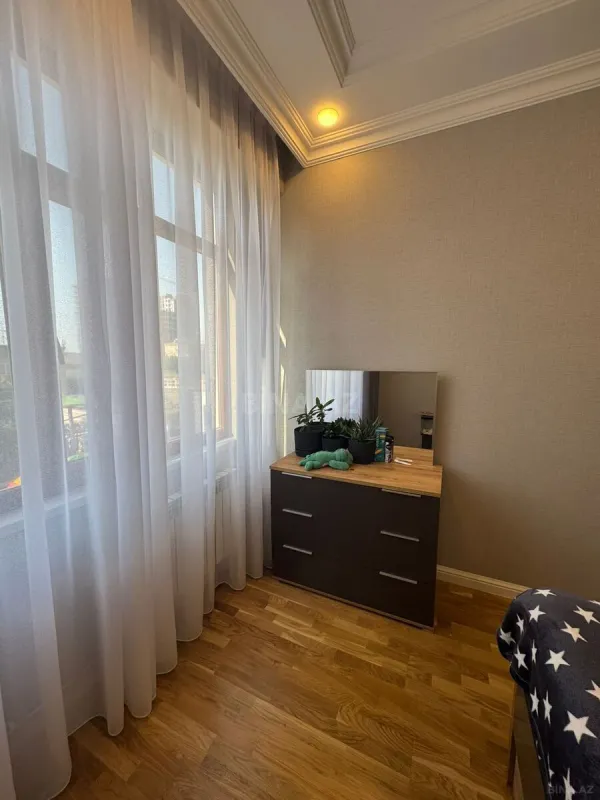 Satılır 2 otaqlı mənzil 56 m²