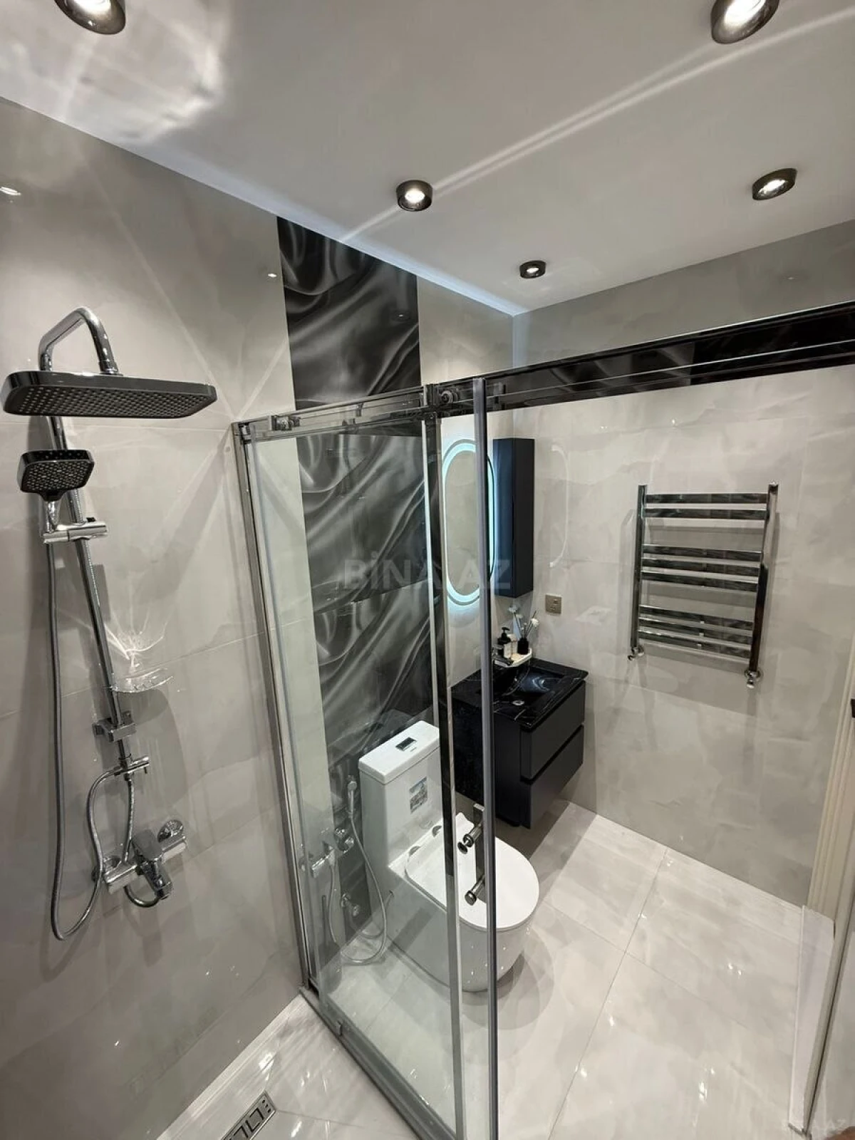 Satılır 2 otaqlı mənzil 66 m²