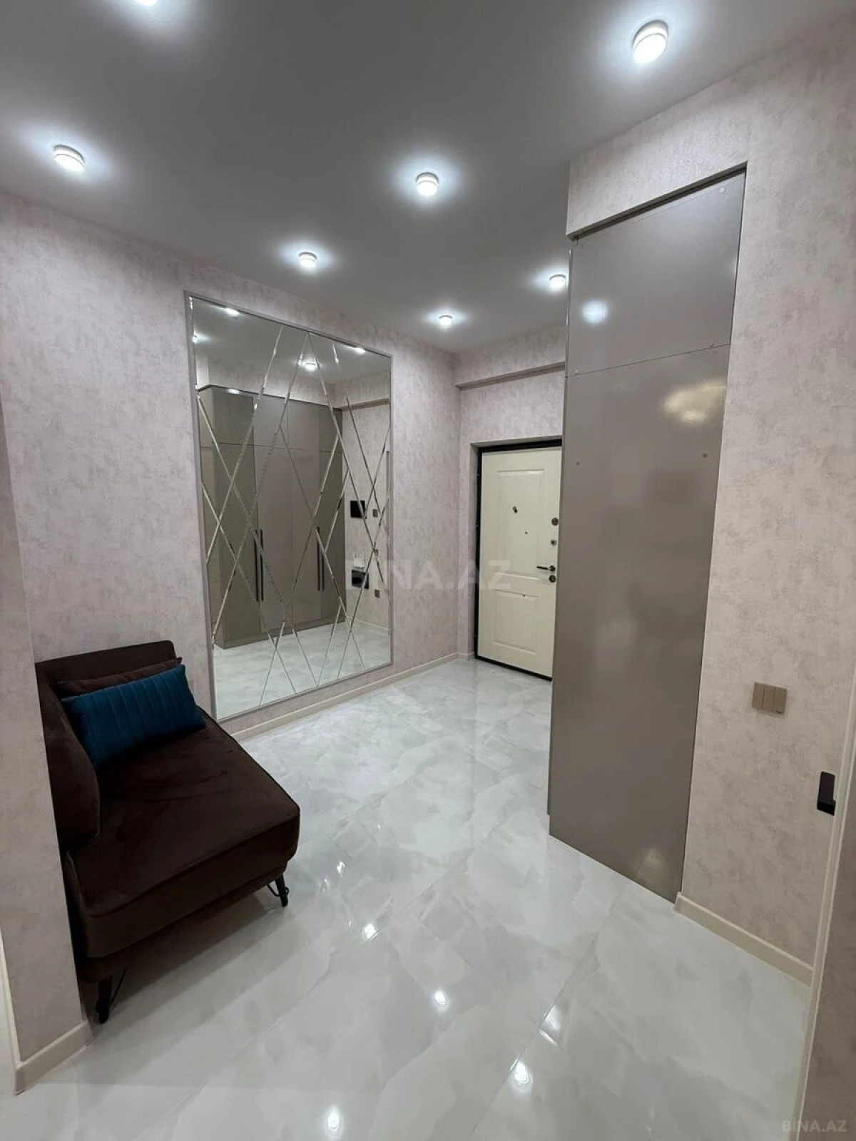 Satılır 2 otaqlı mənzil 66 m²