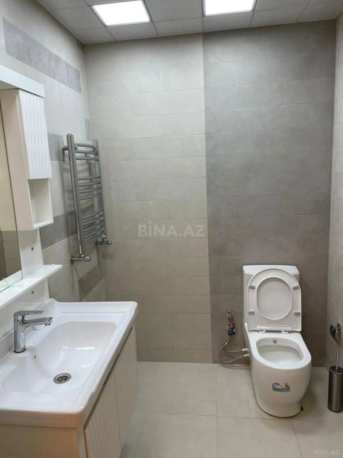 Kirayə verilir 4 otaqlı mənzil 200 m²