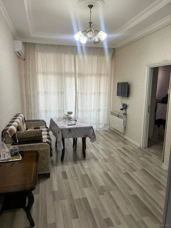 Kirayə verilir 2 otaqlı mənzil 50 m²