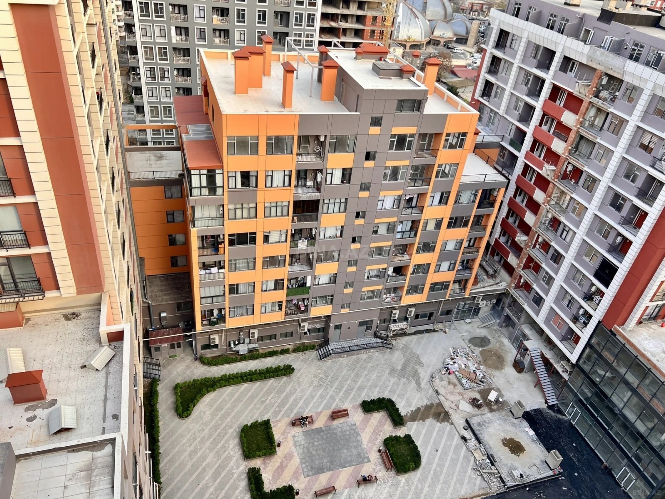 Satılır 2 otaqlı mənzil 56 m²