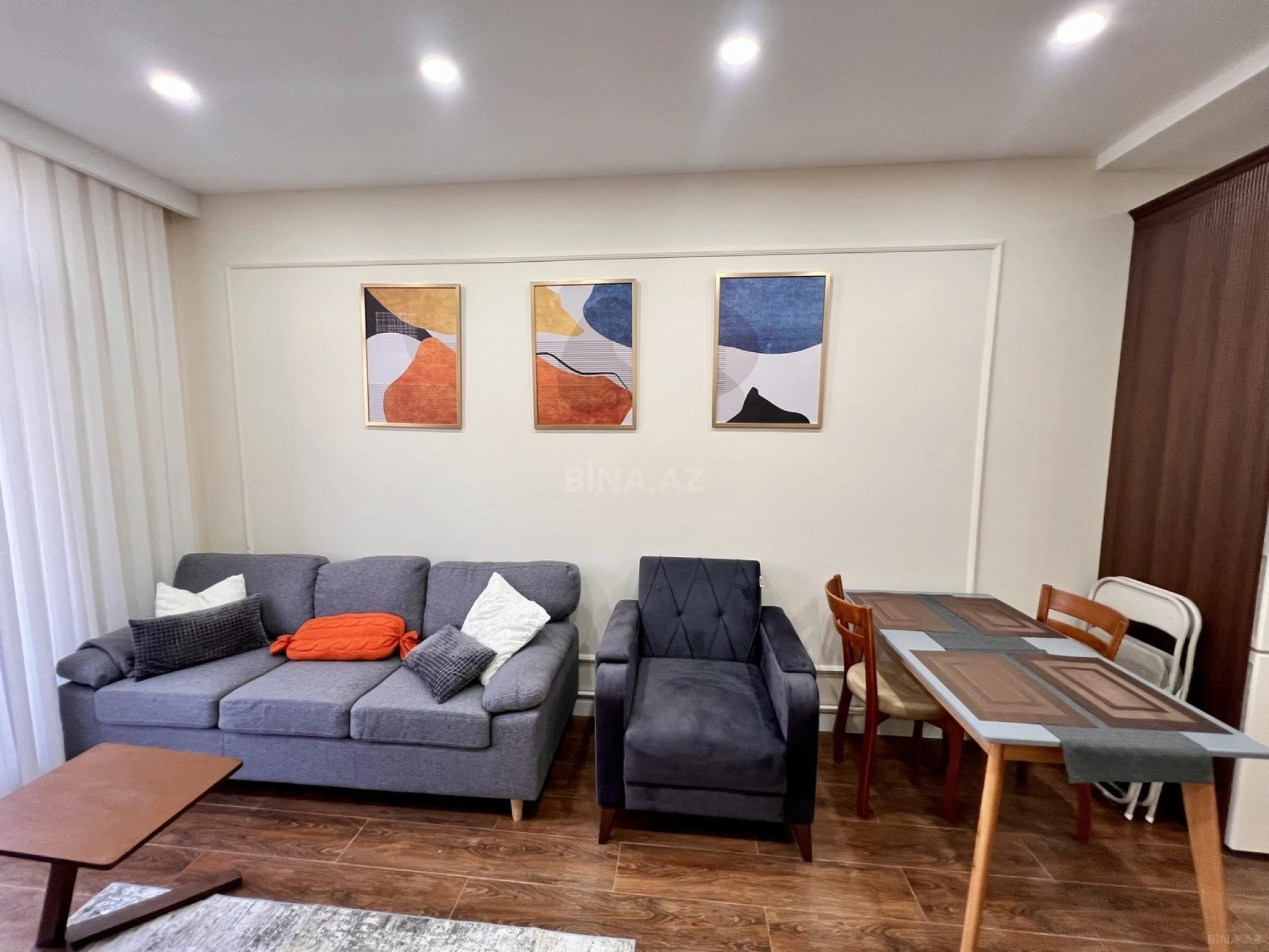 Satılır 2 otaqlı mənzil 56 m²