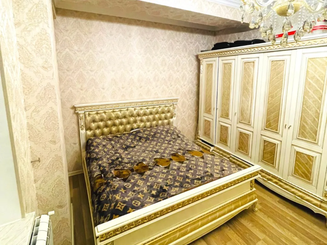 Satılır 3 otaqlı mənzil 118 m²