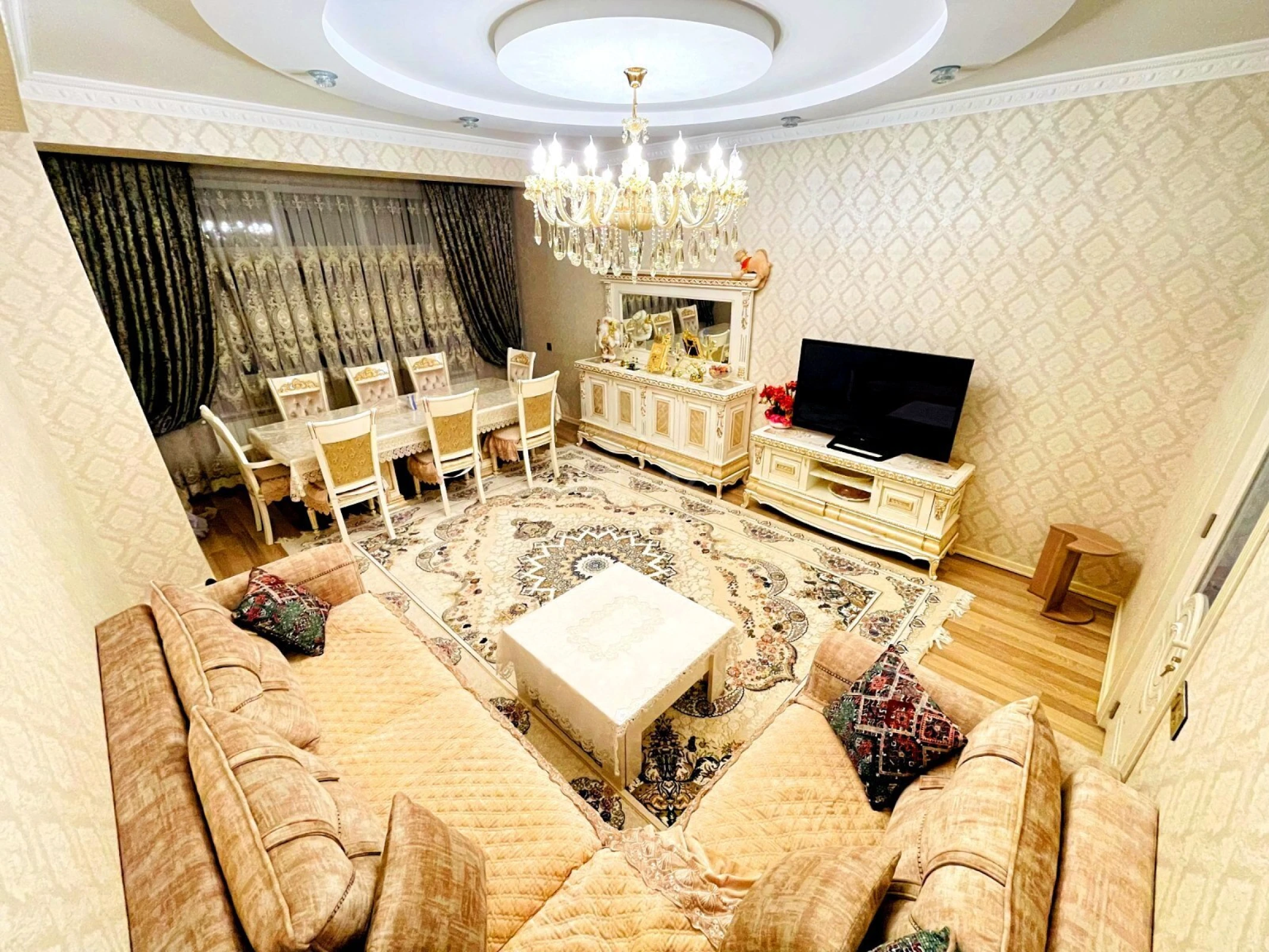 Satılır 3 otaqlı mənzil 118 m²