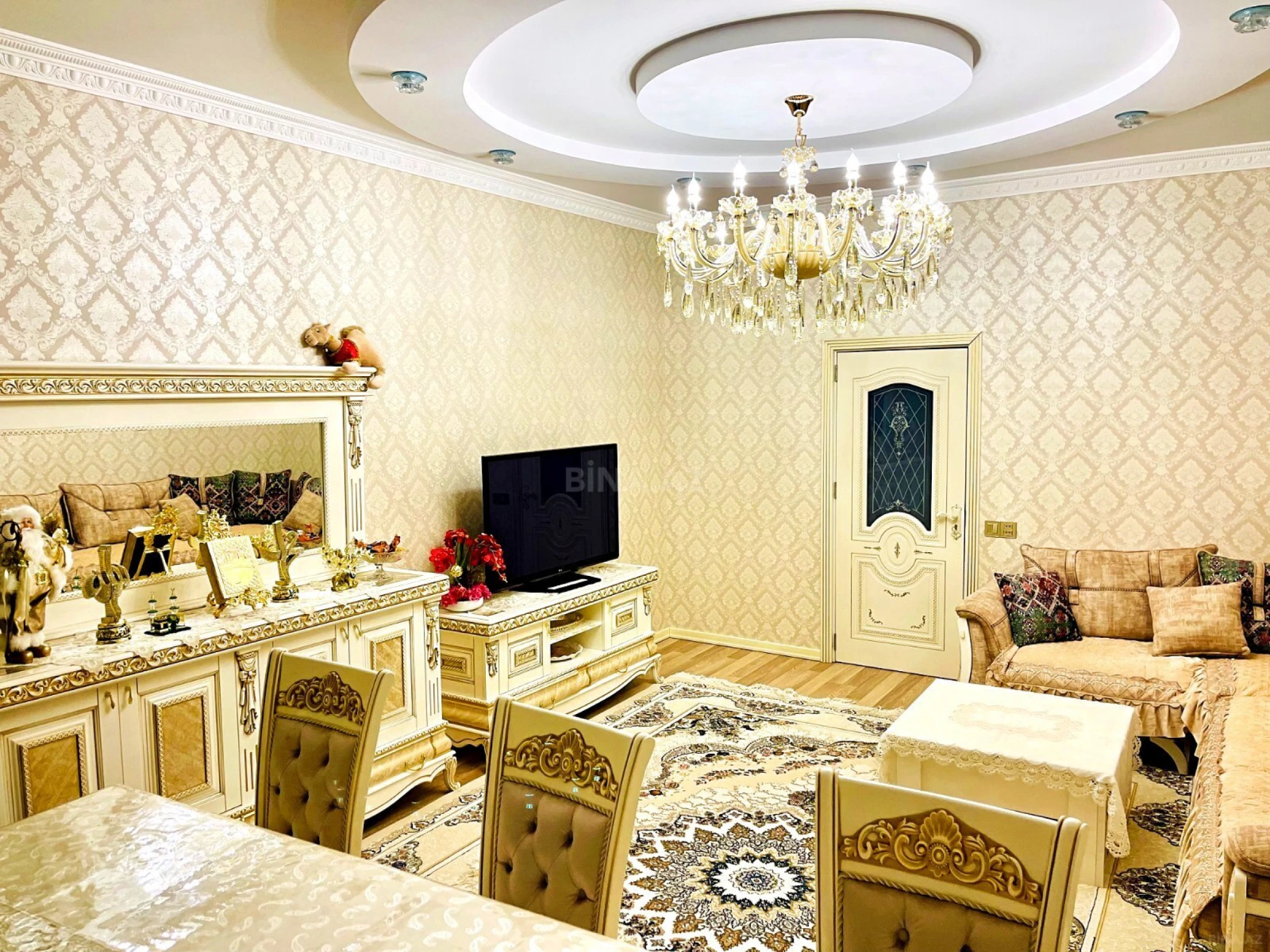 Satılır 3 otaqlı mənzil 118 m²