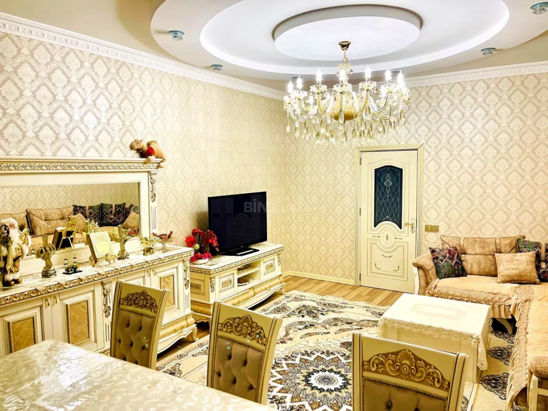 Satılır 3 otaqlı mənzil 118 m²