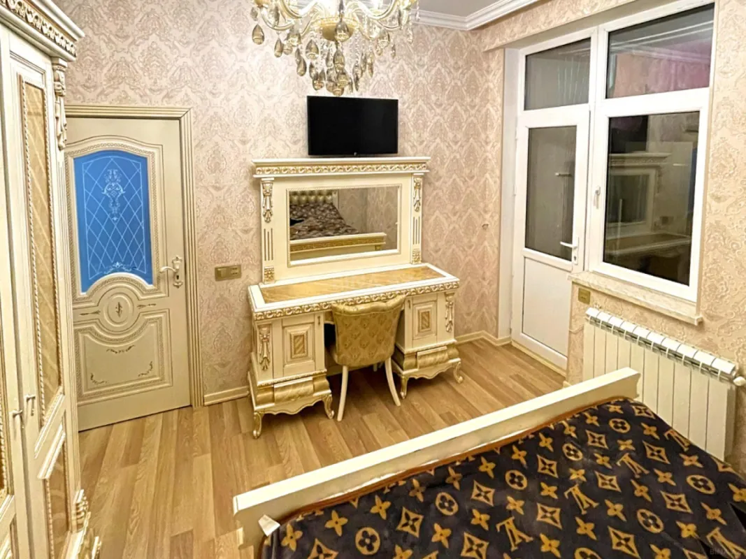 Satılır 3 otaqlı mənzil 118 m²