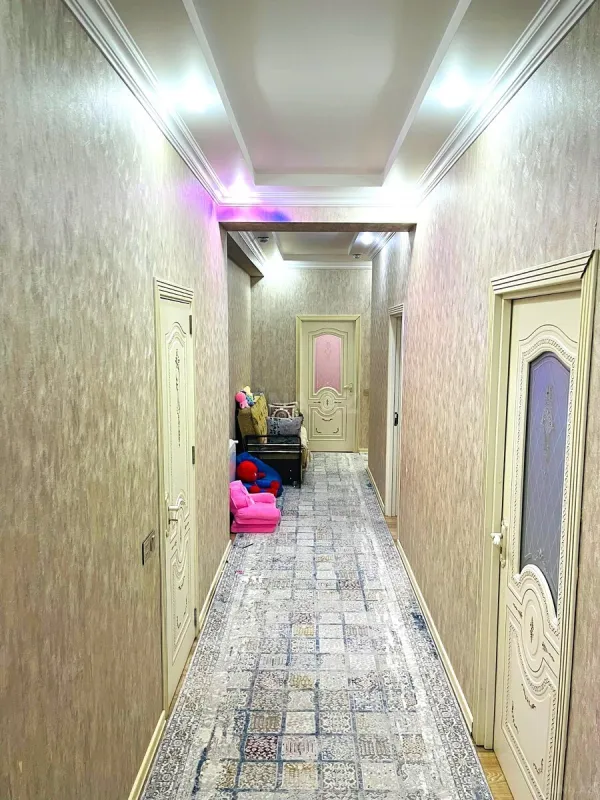 Satılır 3 otaqlı mənzil 118 m²