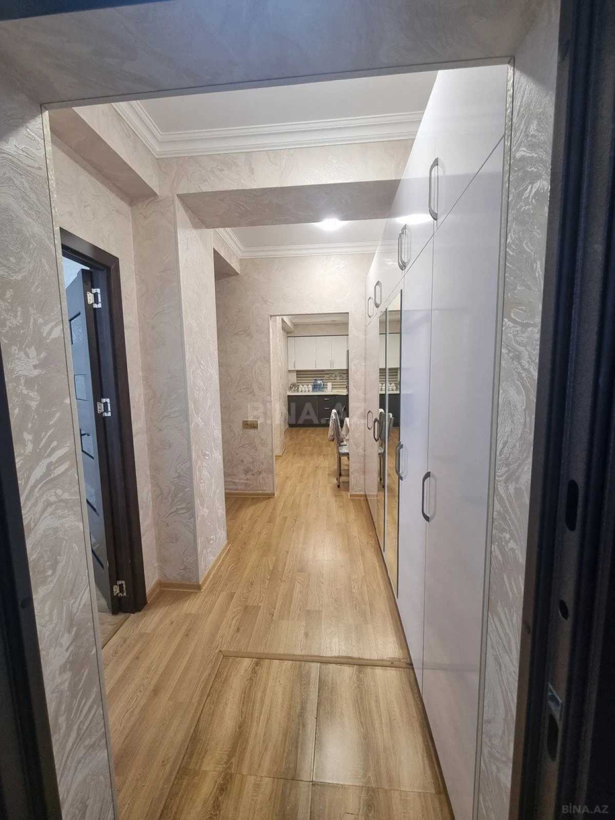 Satılır 3 otaqlı mənzil 83 m²