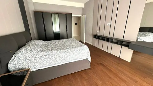 Satılır 2 otaqlı mənzil 95 m²