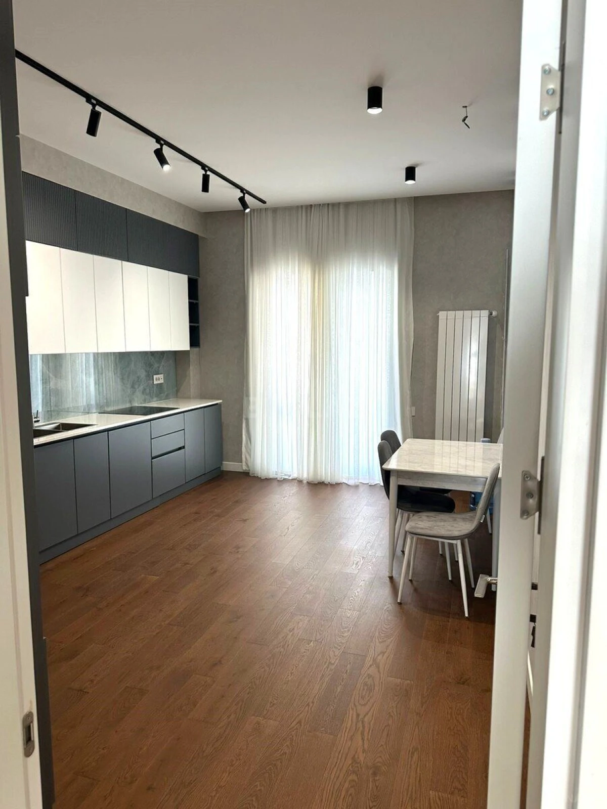 Satılır 2 otaqlı mənzil 95 m²