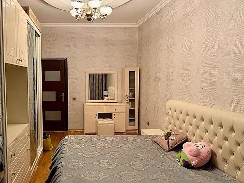 Kirayə verilir 3 otaqlı mənzil 130 m²