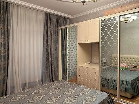 Kirayə verilir 3 otaqlı mənzil 130 m²