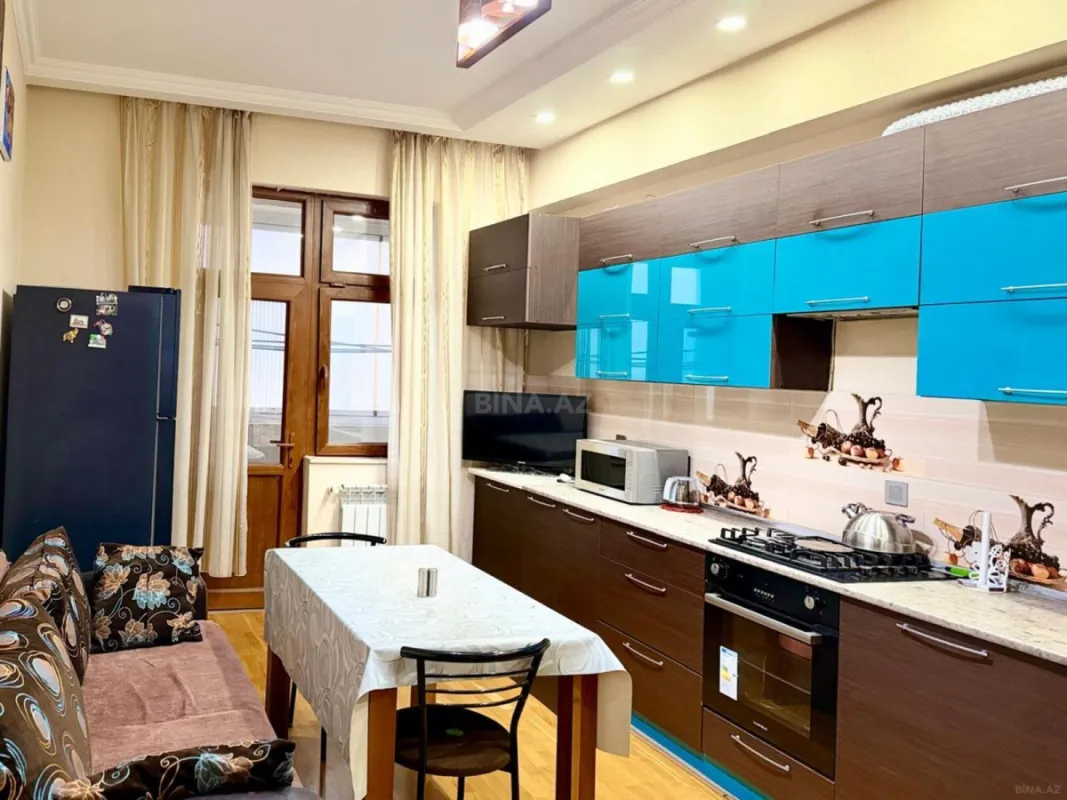 Kirayə verilir 3 otaqlı mənzil 130 m²