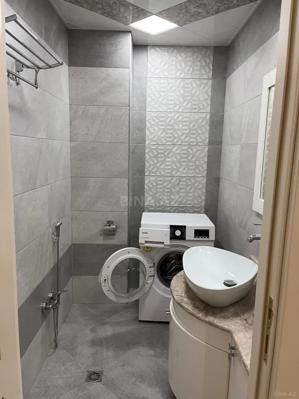 Satılır 4 otaqlı mənzil 190 m²