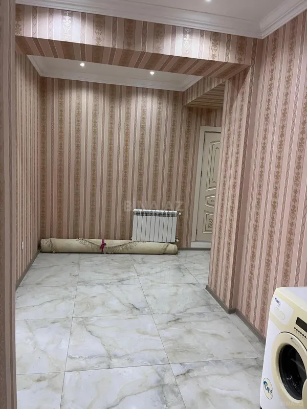 Satılır 4 otaqlı mənzil 190 m²
