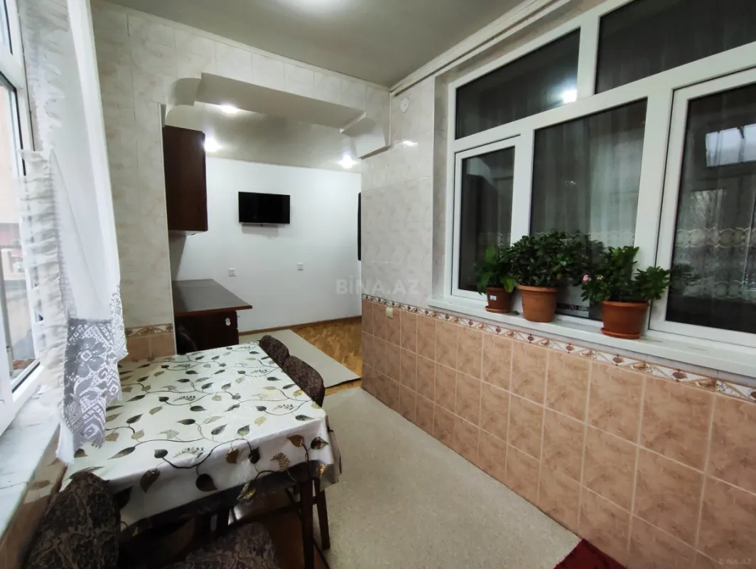 Satılır 4 otaqlı mənzil 100 m²