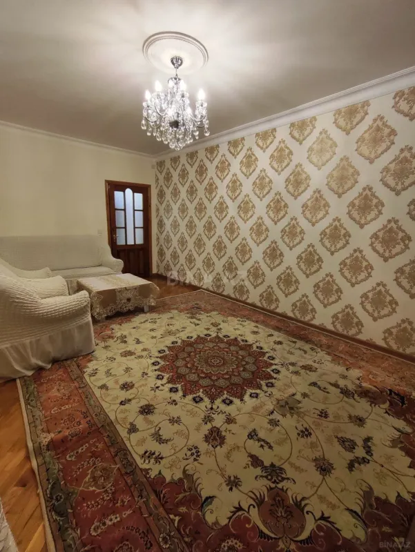 Satılır 4 otaqlı mənzil 100 m²