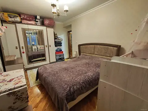 Satılır 4 otaqlı mənzil 100 m²