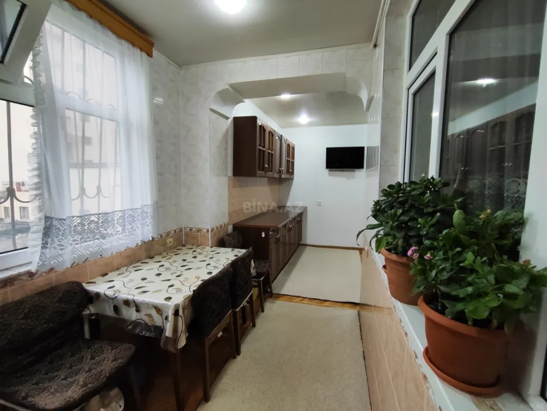 Satılır 4 otaqlı mənzil 100 m²