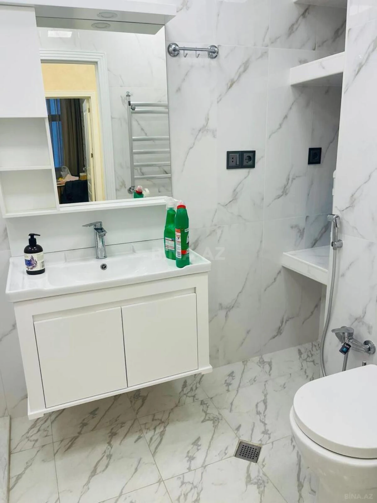 Kirayə verilir 3 otaqlı mənzil 110 m²