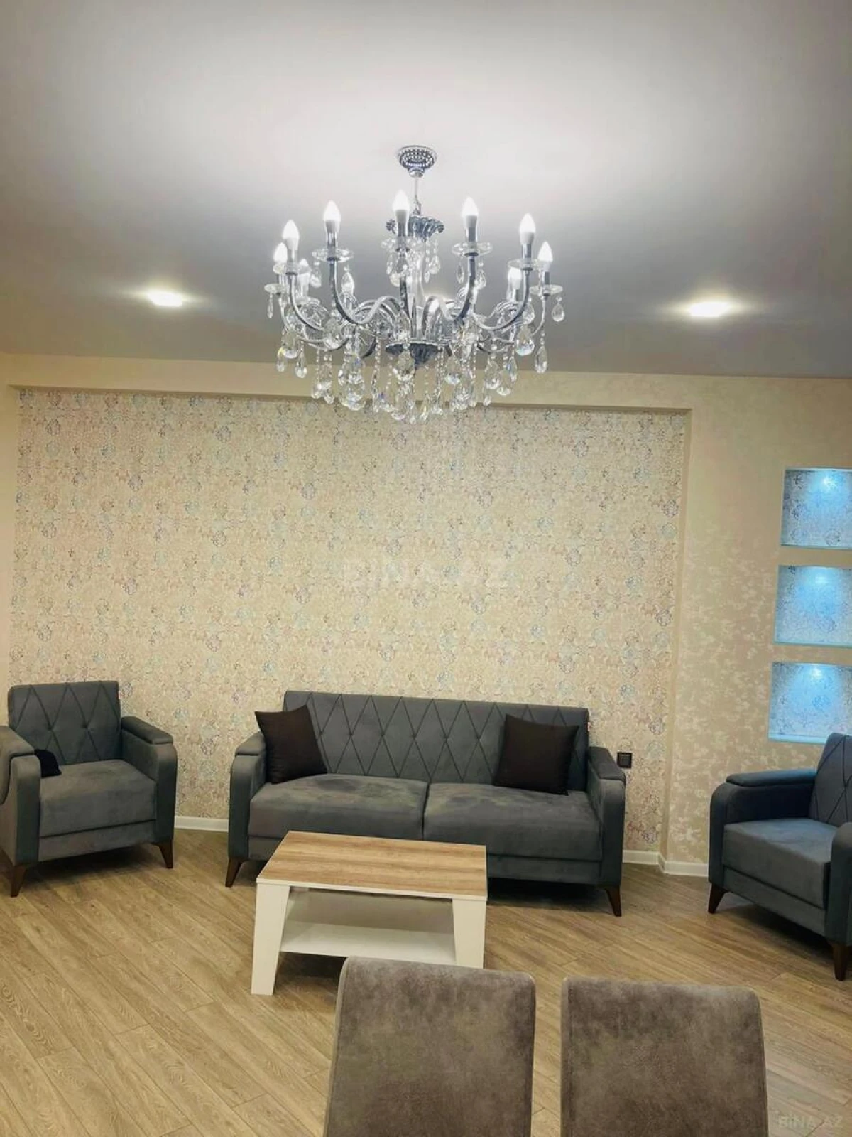 Kirayə verilir 3 otaqlı mənzil 110 m²