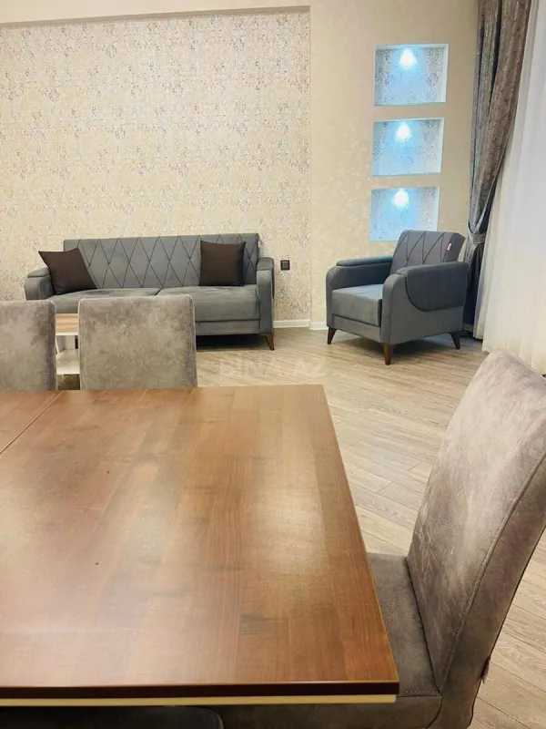 Kirayə verilir 3 otaqlı mənzil 110 m²