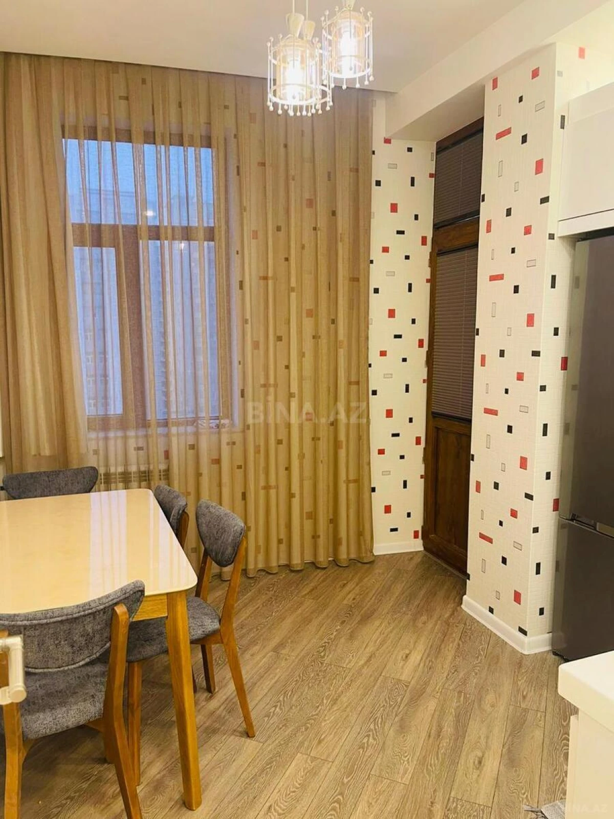 Kirayə verilir 3 otaqlı mənzil 110 m²