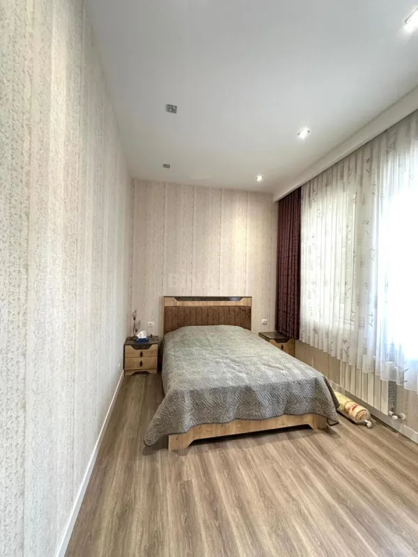 Satılır 6 otaqlı həyət evi 310 m²